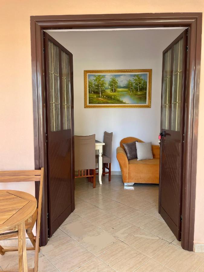 Vila Osmenaj Rent Room Or Apartment Vlorë Exterior foto